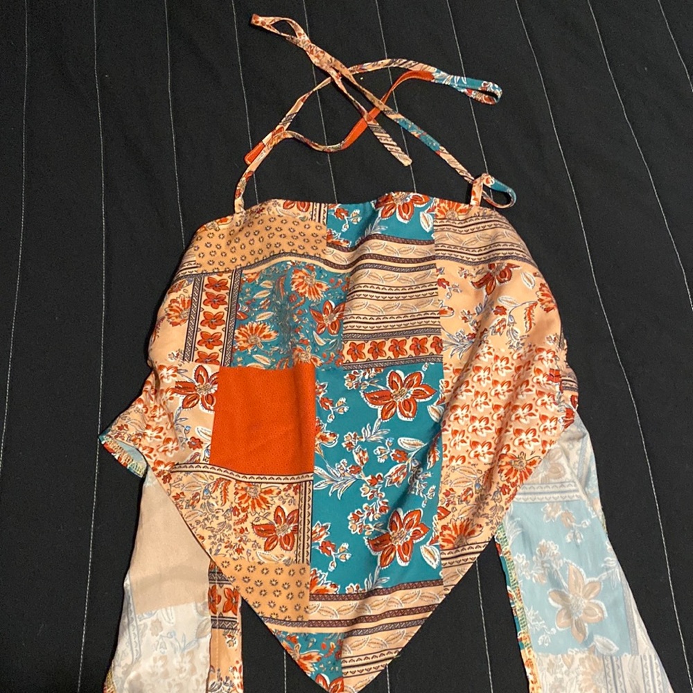 Cute top that ties around the neck and back